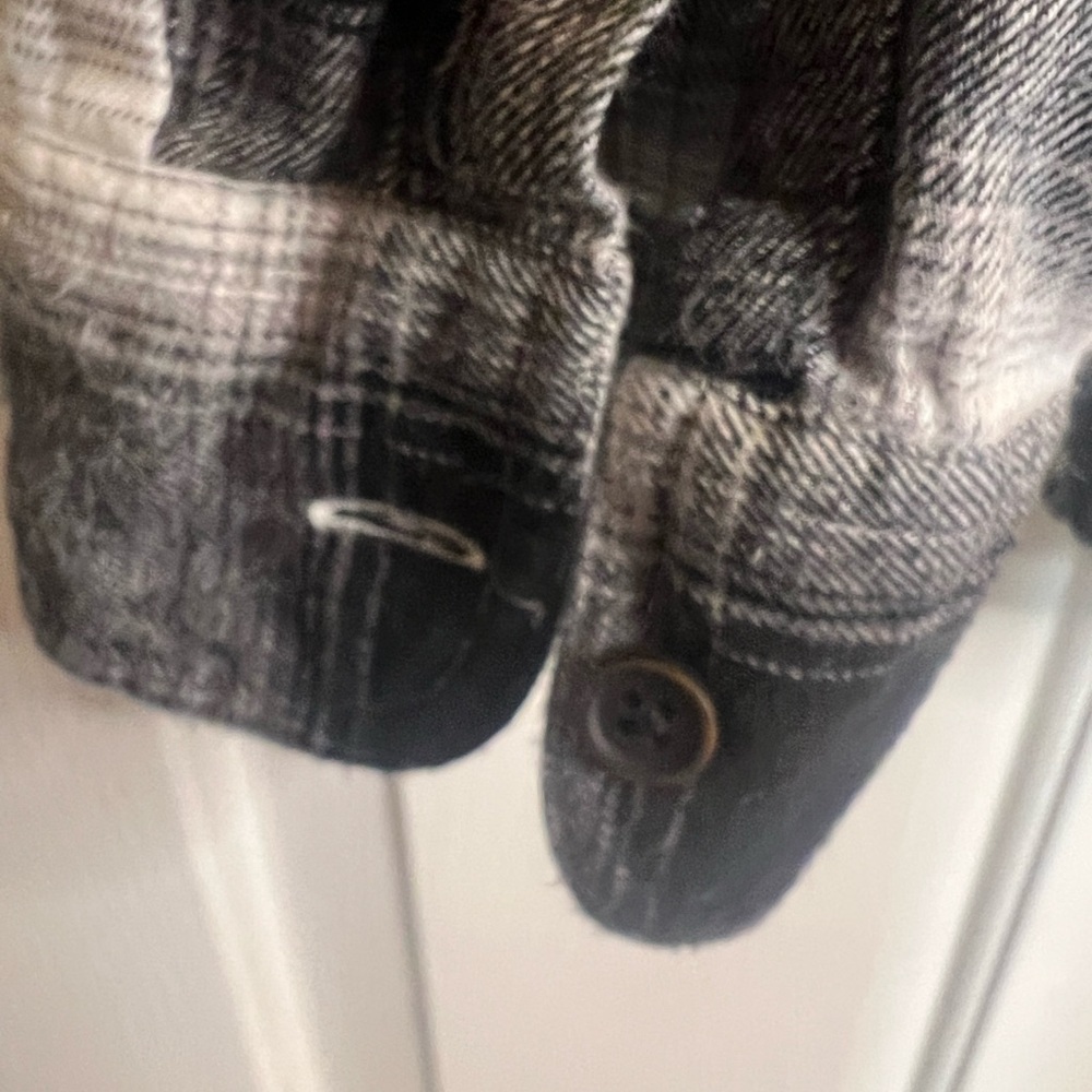Urban Pipeline medium, black, and white flannel - Picture 5 of 7